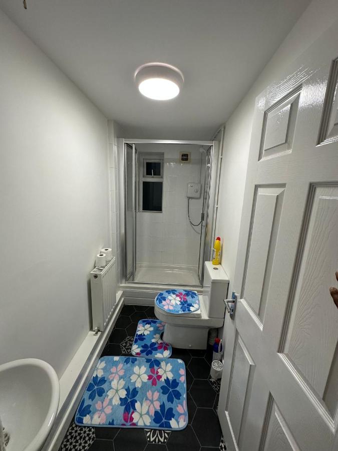 Liberty Inn Room With Sharing Toilet And Kitchen Liverpool Luaran gambar